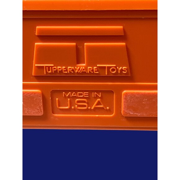 Tupperware Pick-em Up Sweeper Truck 1999 Vintage - Picture 8 of 15